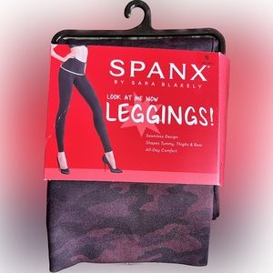 NWT- Spanx Look At Me Now Leggings - Wine Camo Small